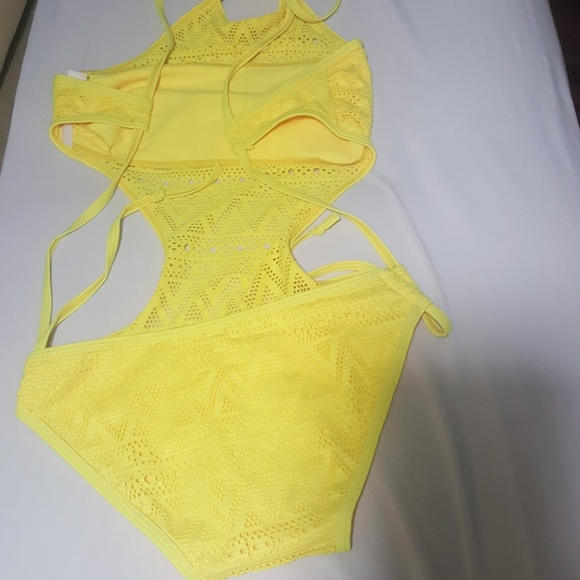 Swimsuit - Picture 3 of 3